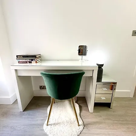Vibrant 2-Bedroom Flat With Elevator In Marylebone, Close To Hyde Park & Edgware Road Londen Buitenkant foto