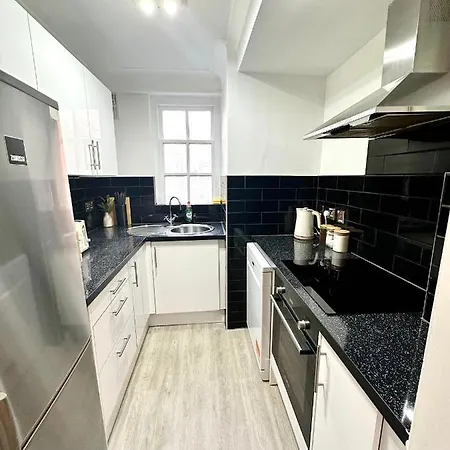Vibrant 2-Bedroom Flat With Elevator In Marylebone, Close To Hyde Park & Edgware Road Londen Buitenkant foto