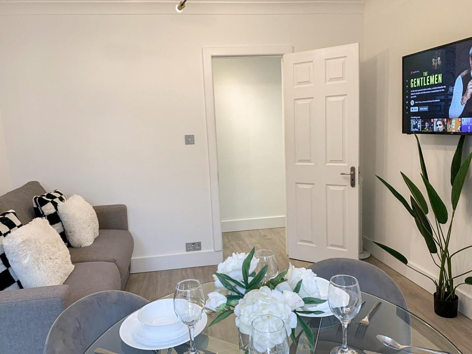 Vibrant 2-bedroom Flat With Elevator In Marylebone, Close To Hyde Park & Edgware Road Appartement Londen